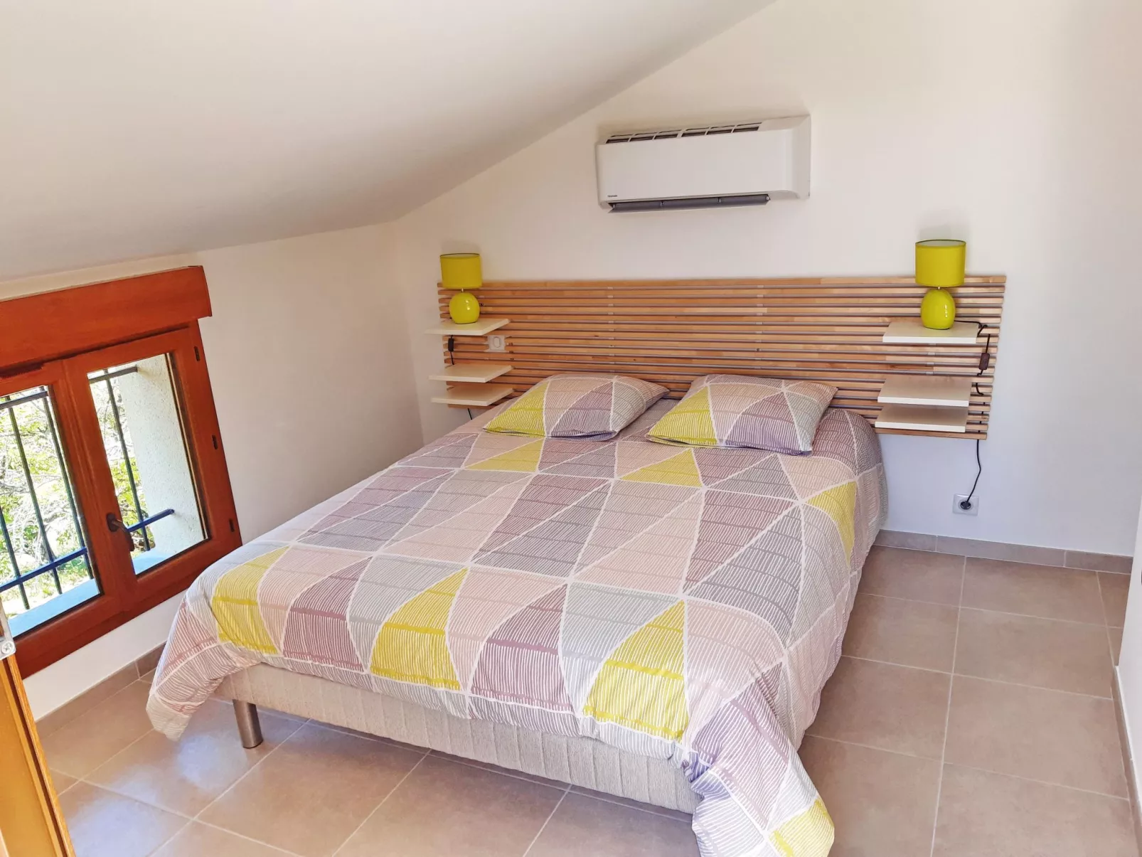 Mit Panoramablick auf den Mont Ventoux-Inside