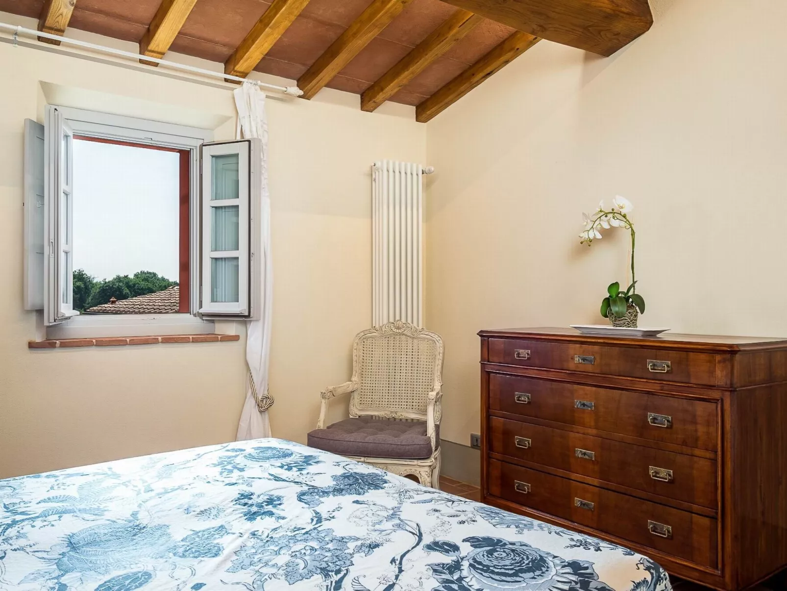 "Cascia T4 Rota" mit Pool-Dedans