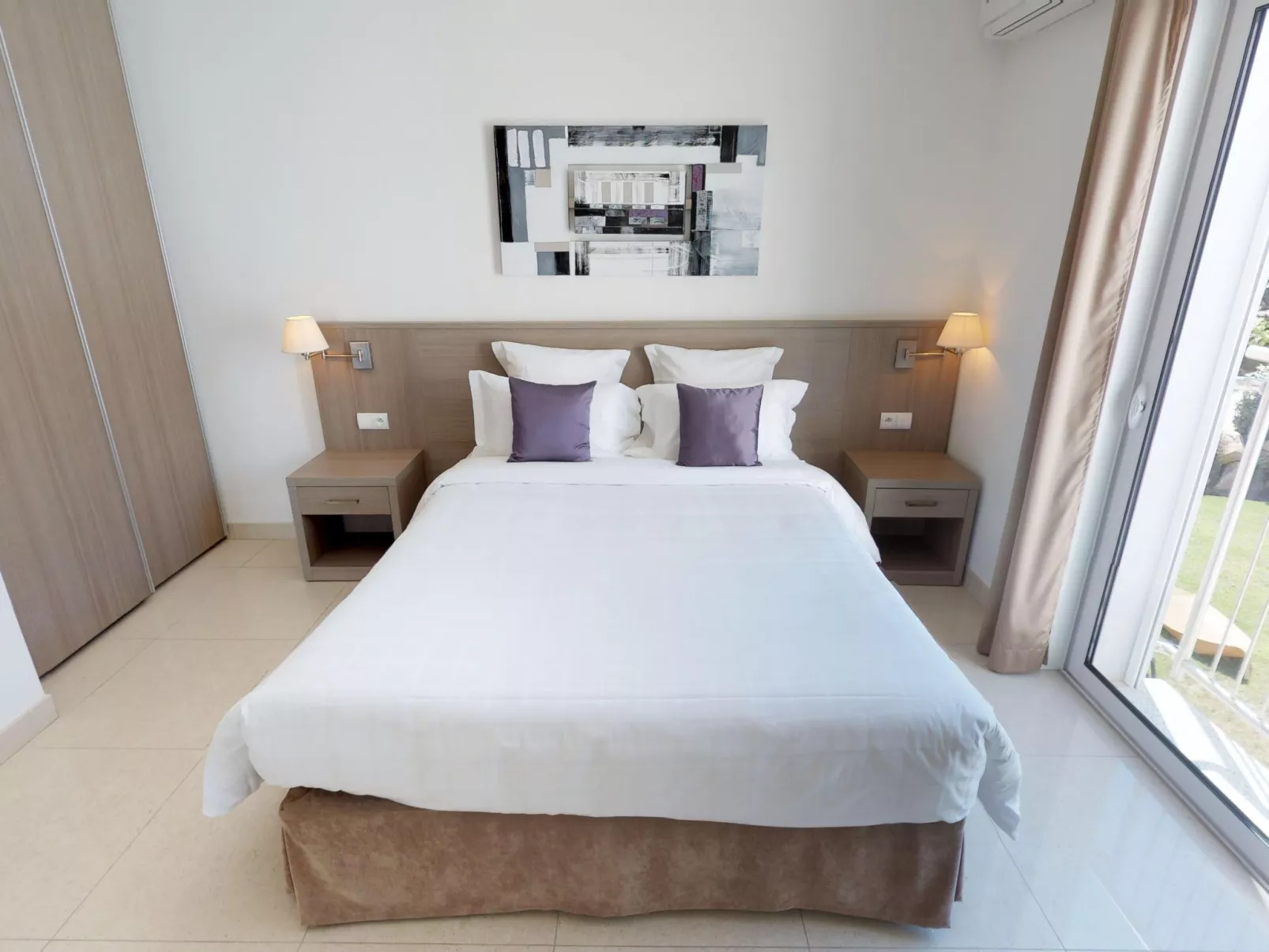 Villa mit 6 Schlafzimmern, privatem Pool Garten und Parkplatz-Dedans