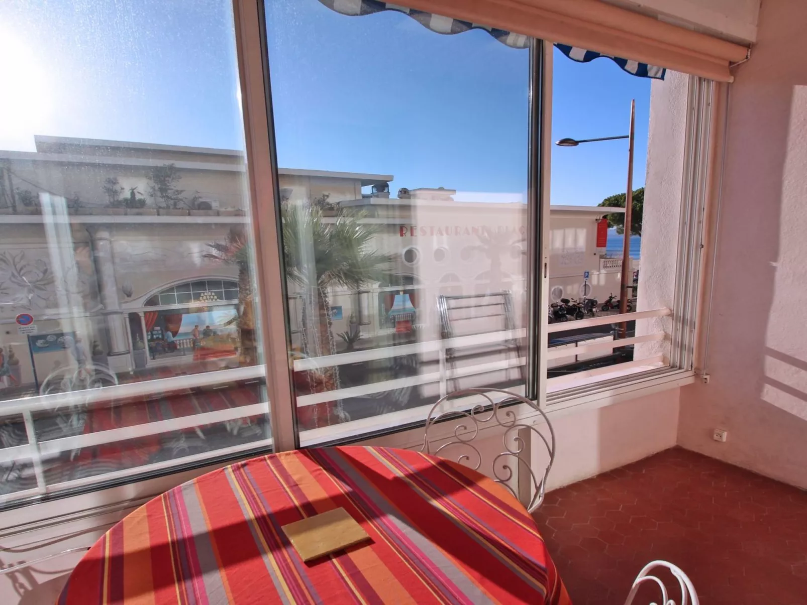 Appt T4 face à la plage - Clim - Ste Maxime-Inside