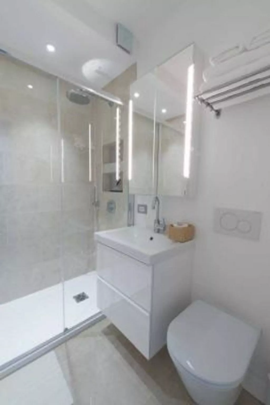 Elegante Penthouse-Wohnung mit Seeblick-Drinnen