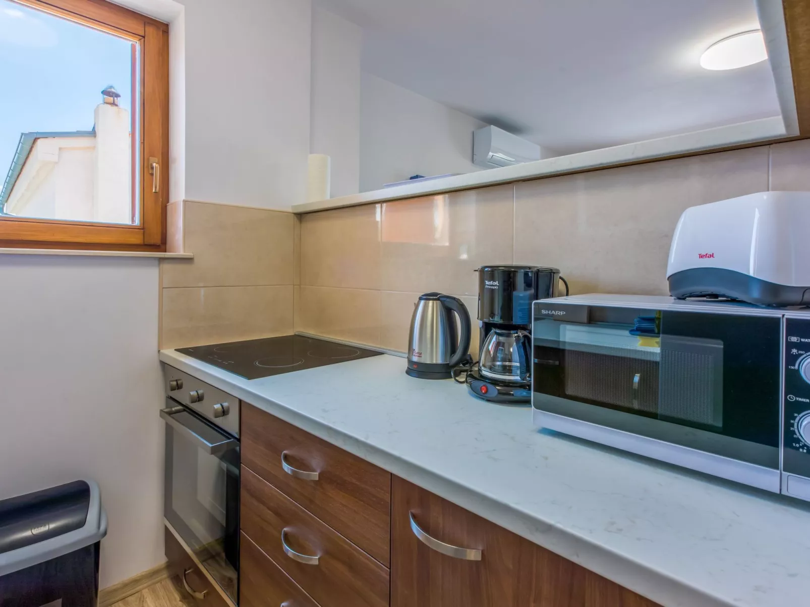 FeWo mit privatem Balkon und Gemeinschaftspool-Drinnen