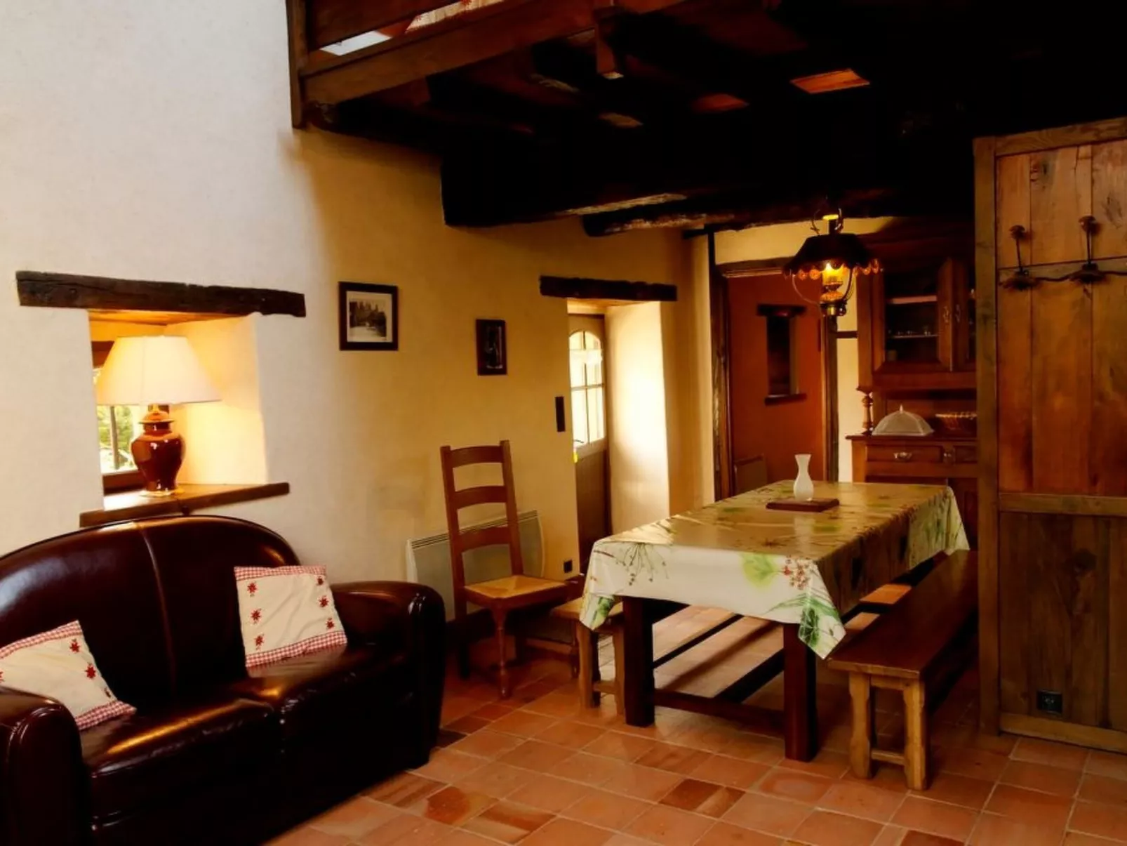 Domäne mit eigenem Garten und Grill-Dedans