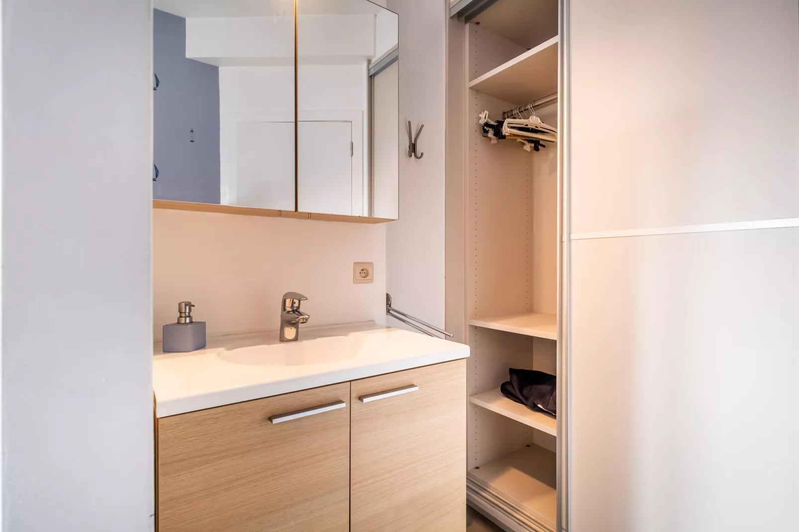 Vitalo 401-Bedroom