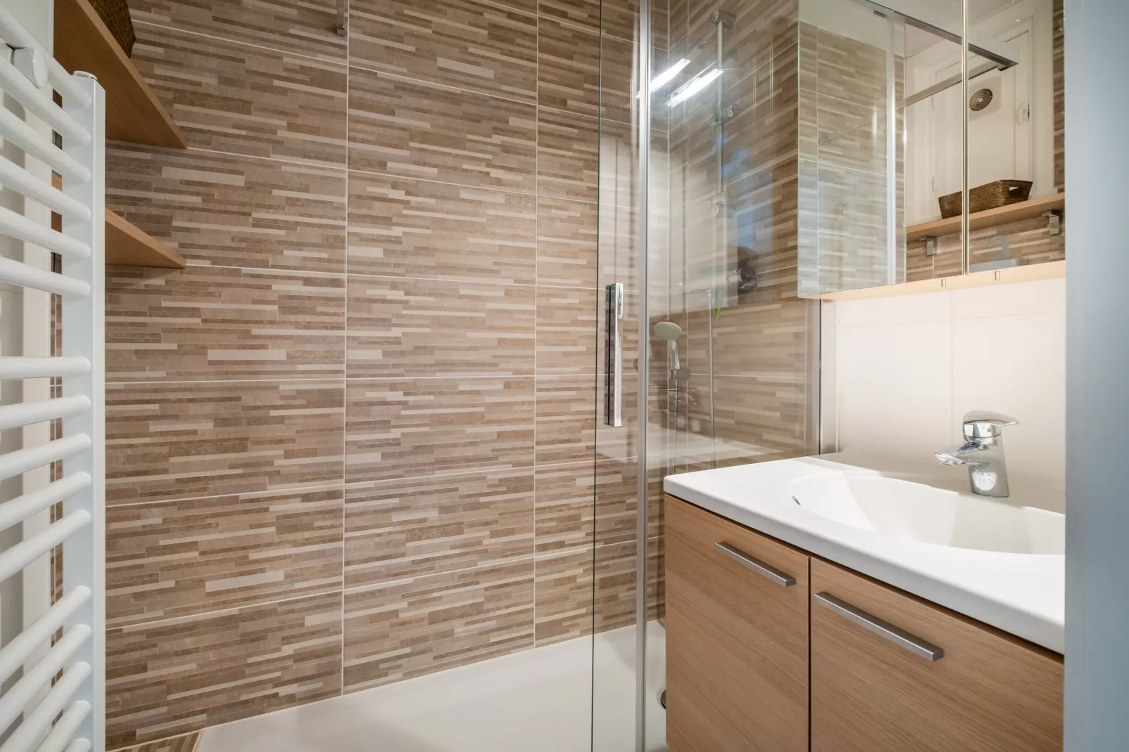 Vitalo 401-Bathroom