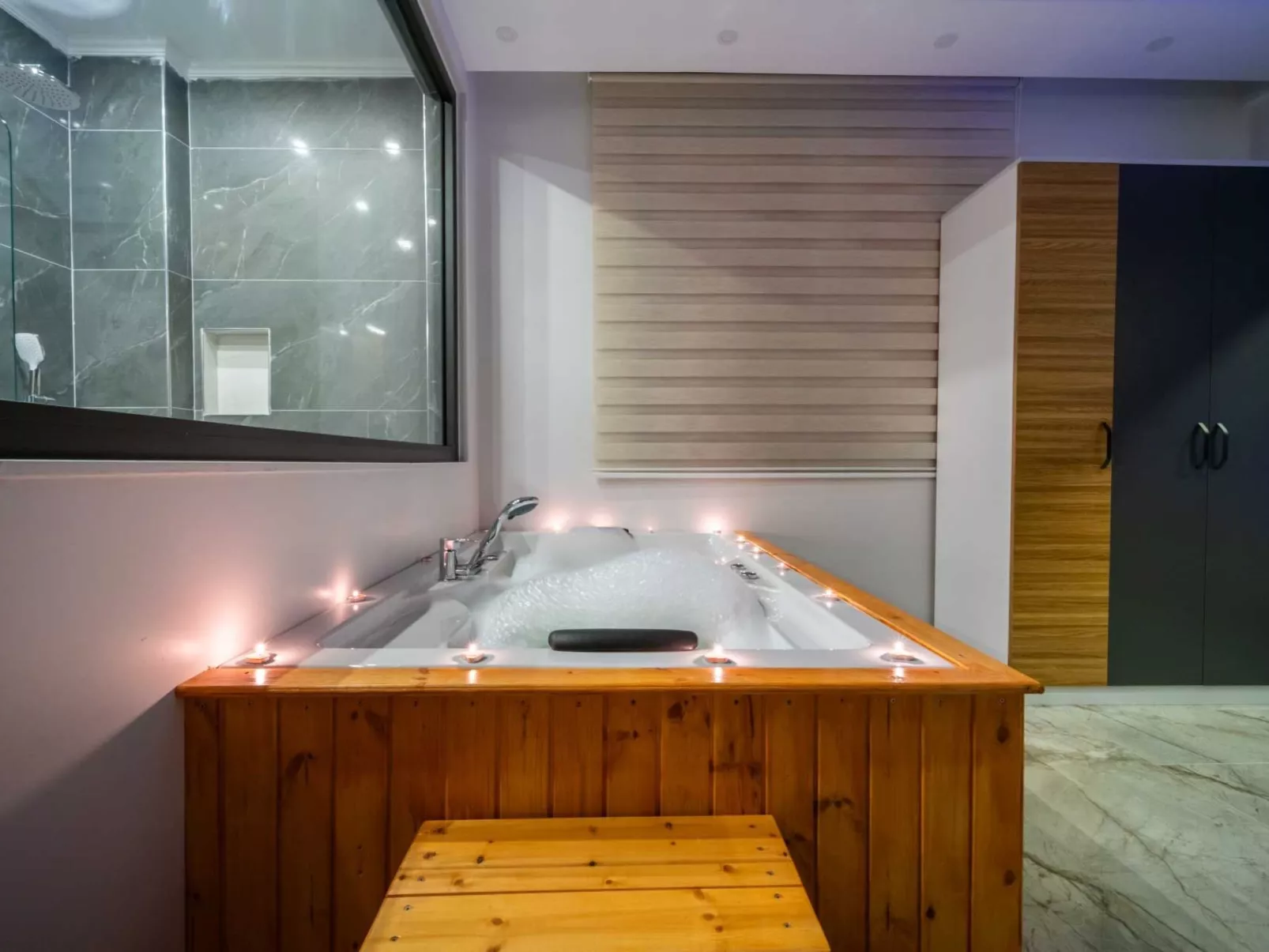 Luxuriöse Villa "Sard 3" mit Jacuzzi-Image-tags.info