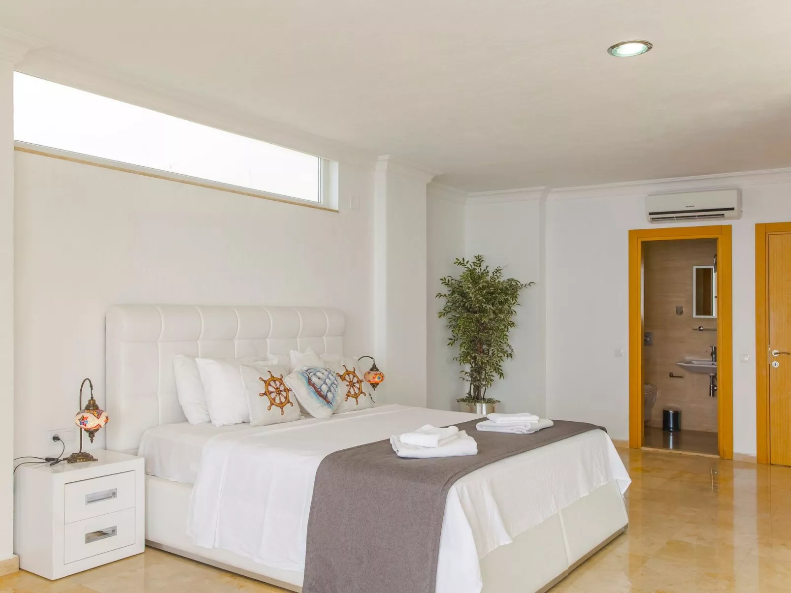 Villa für 10 P mit unglaublichem Ausblick-Dedans