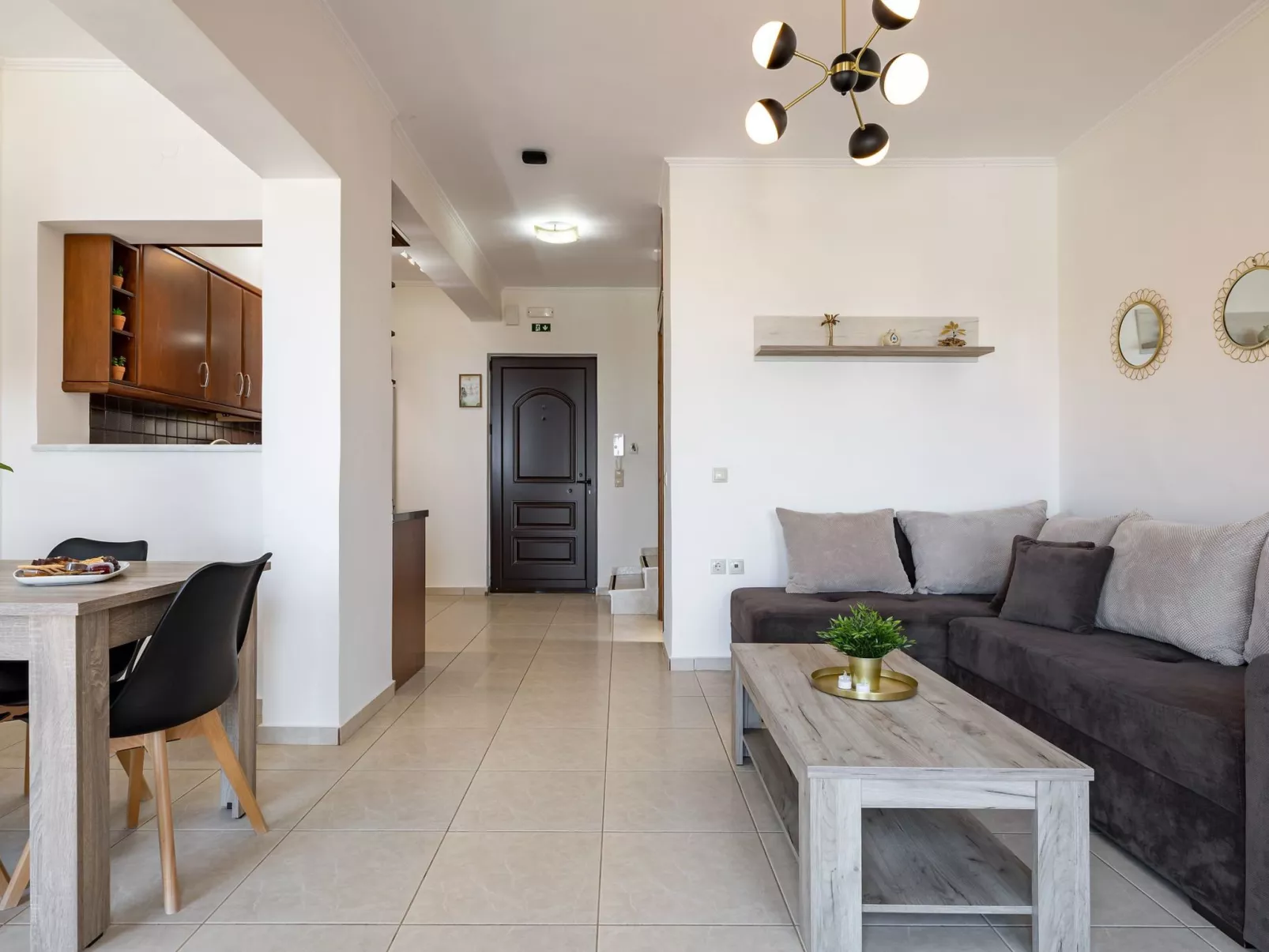 "Villa Nektar" mit privatem Pool-Dedans