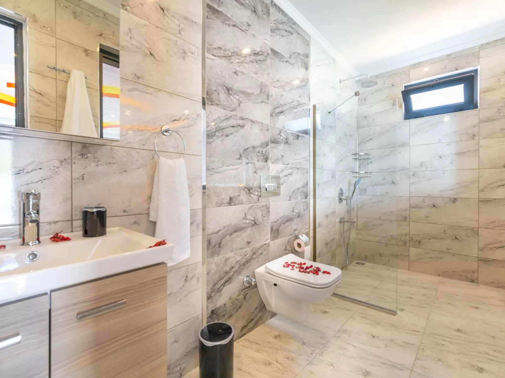 Villa in der Natur-Image-tags.info