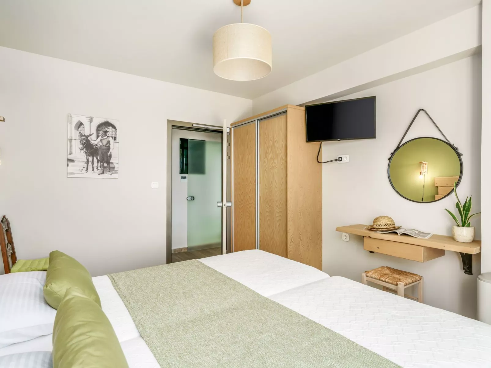 Neue Villa mit privatem Pool und BBQ, 2.5km zum Strand-Inside