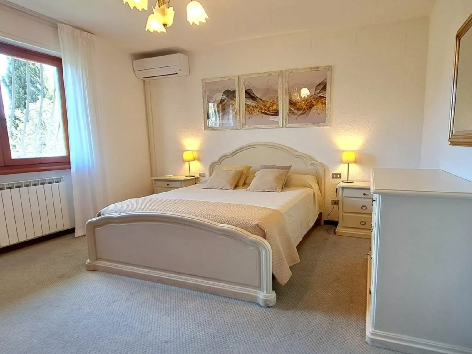 Hill Palace Villa-Inside