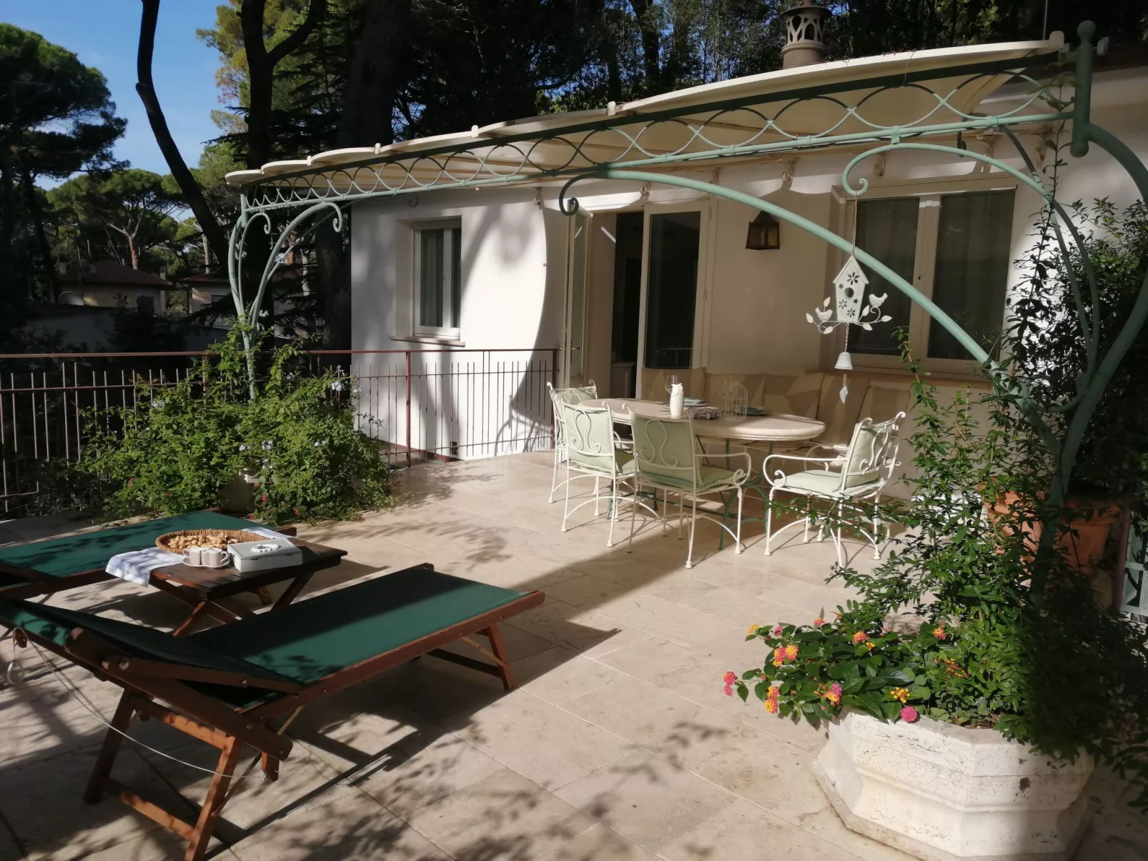 Kenza von Holiday World-Outside