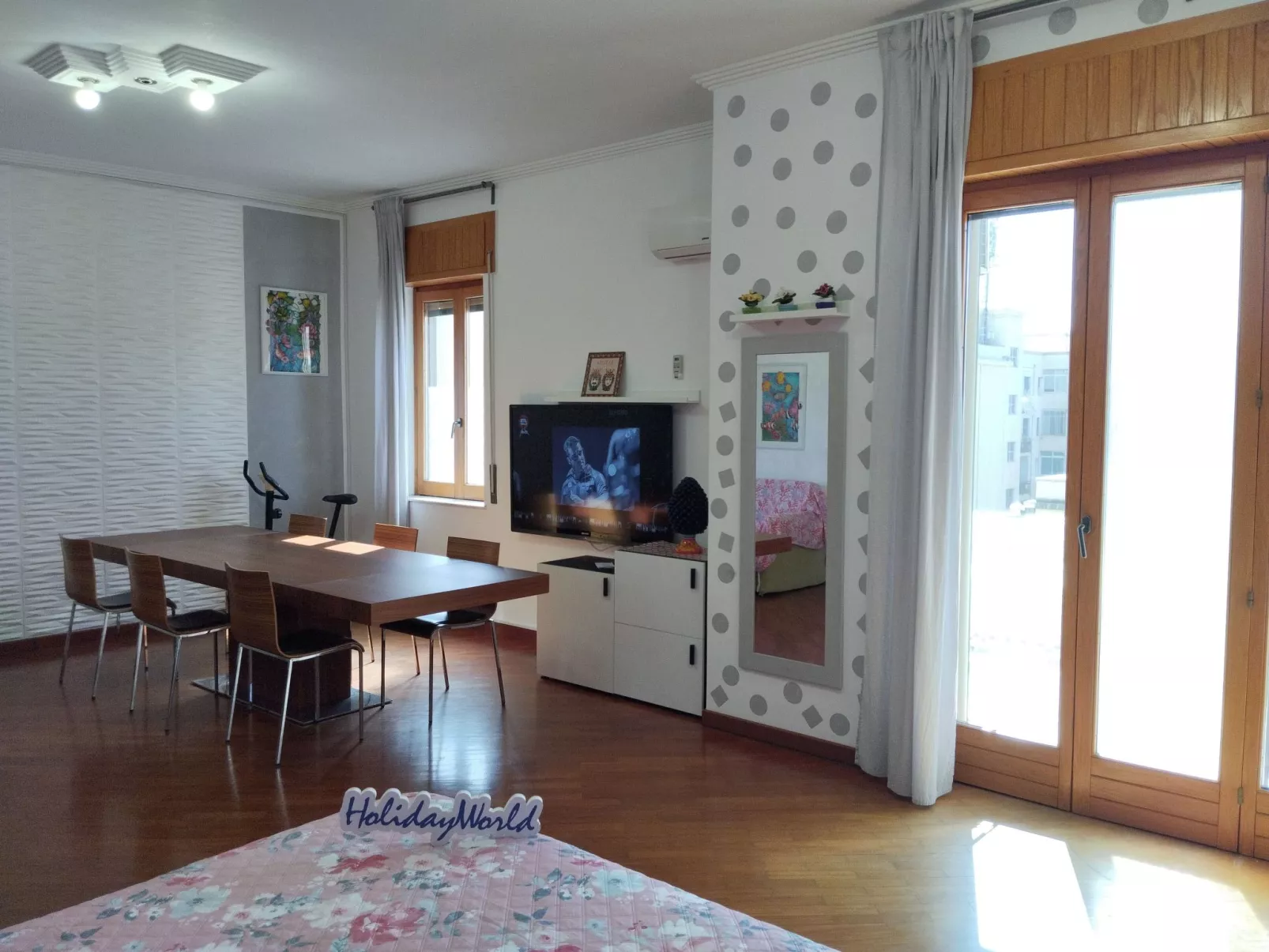 Sea La Vie by Holiday World-Inside