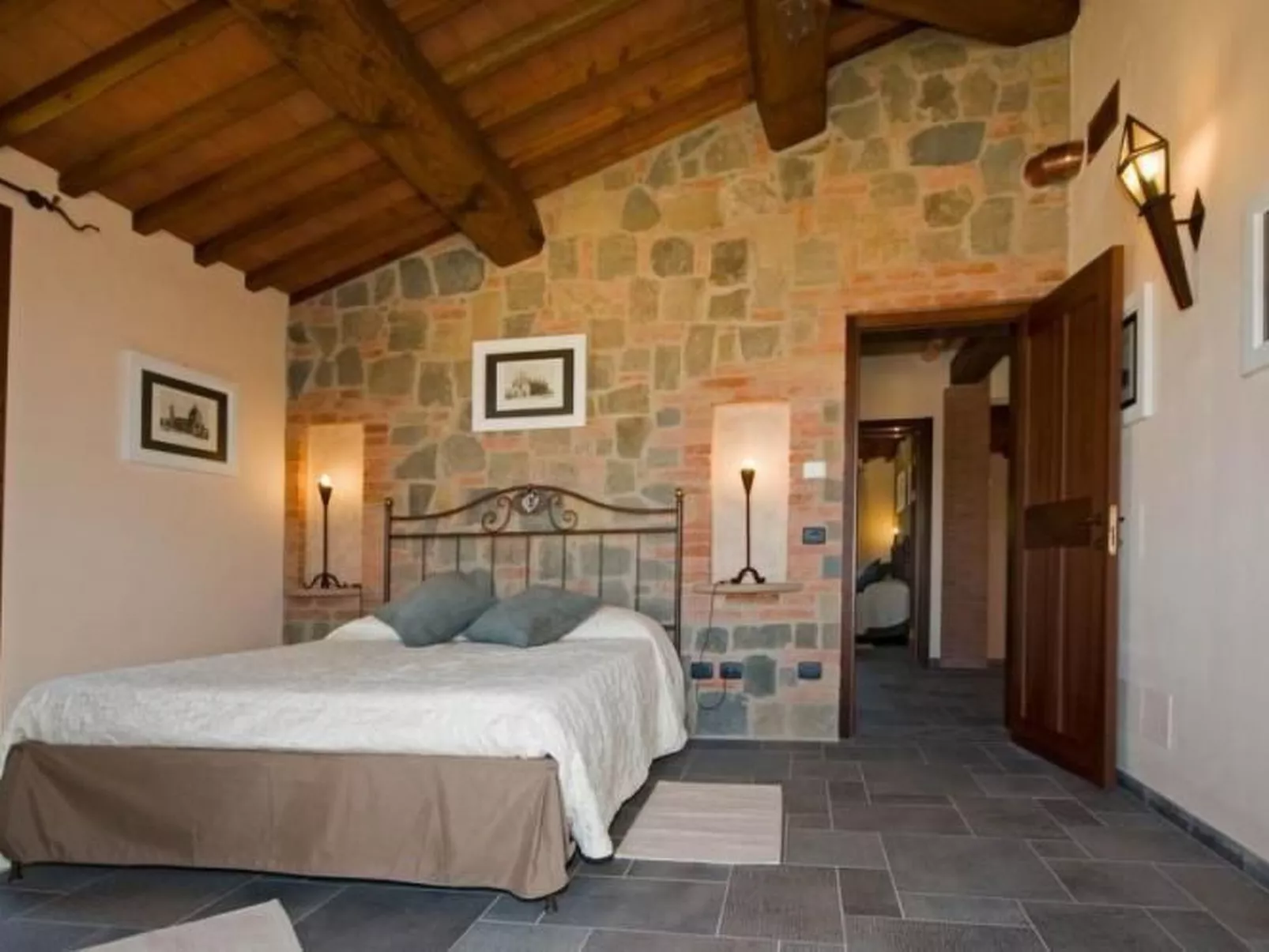 Villa Lestra Montelopio-Inside