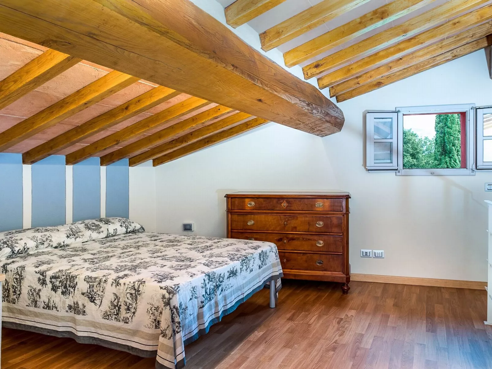 'Belvedere Q7 Rota'-Inside