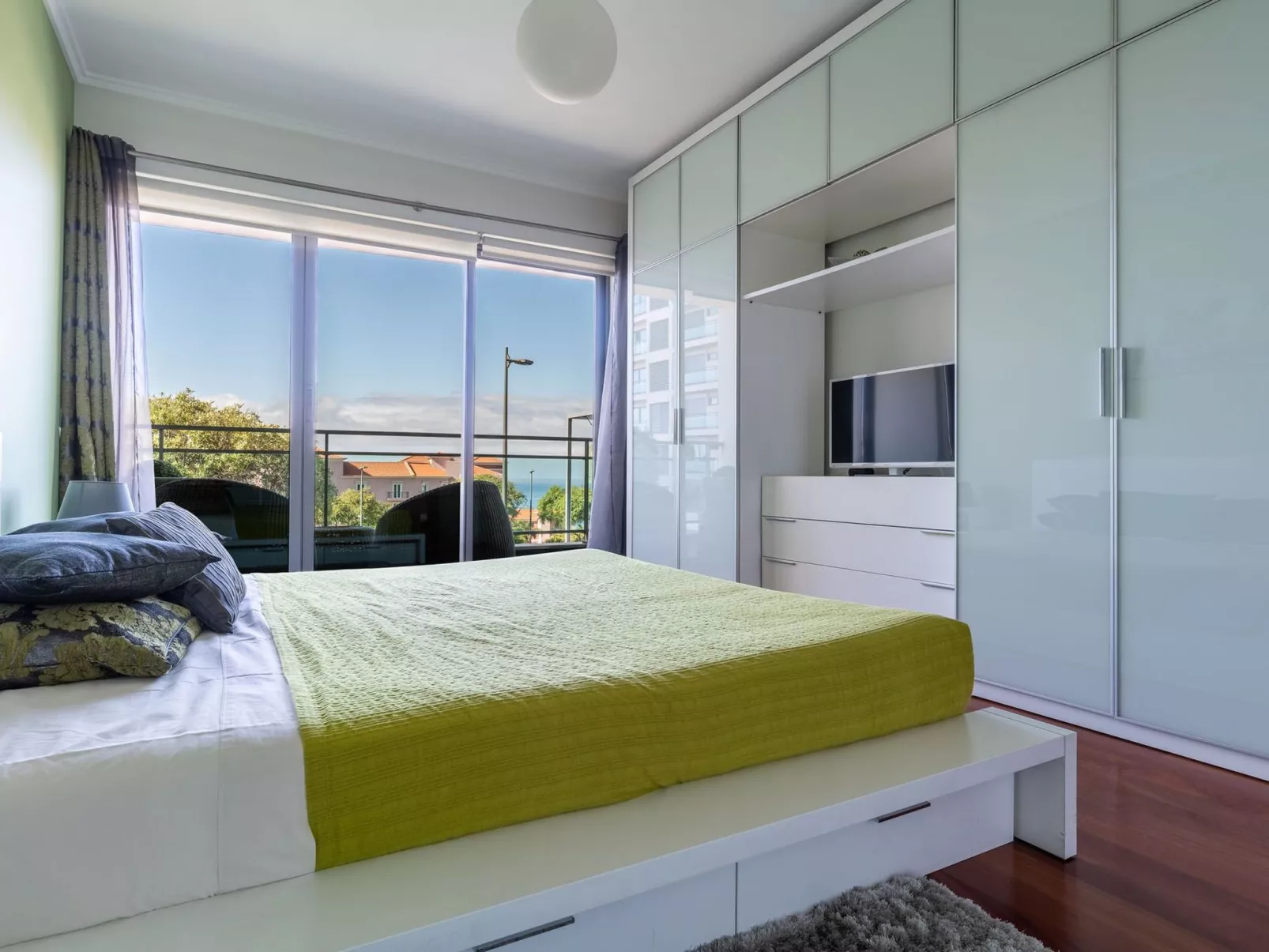 Eine moderne Wohnung in hervorragender Lage.-Drinnen