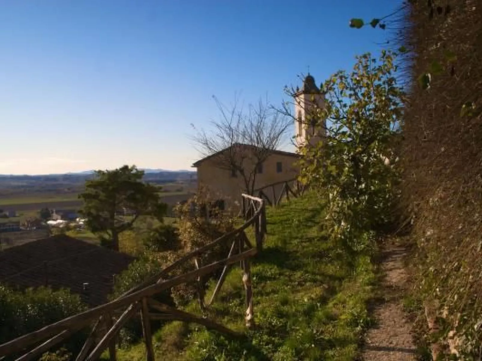 Appartement in Palaia mit Großem Garten-Dehors