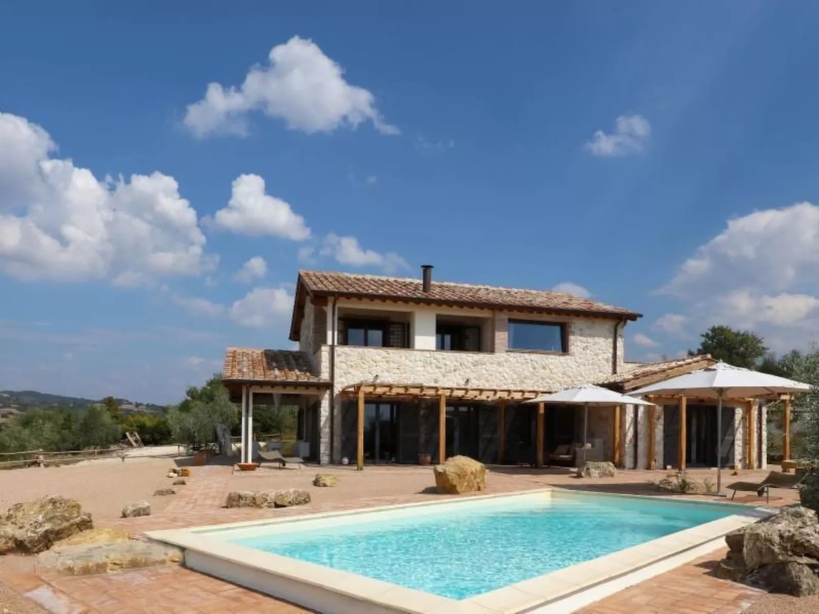 Traumhaftes Anwesen mit Schwimmbad in Meernähe-Outside