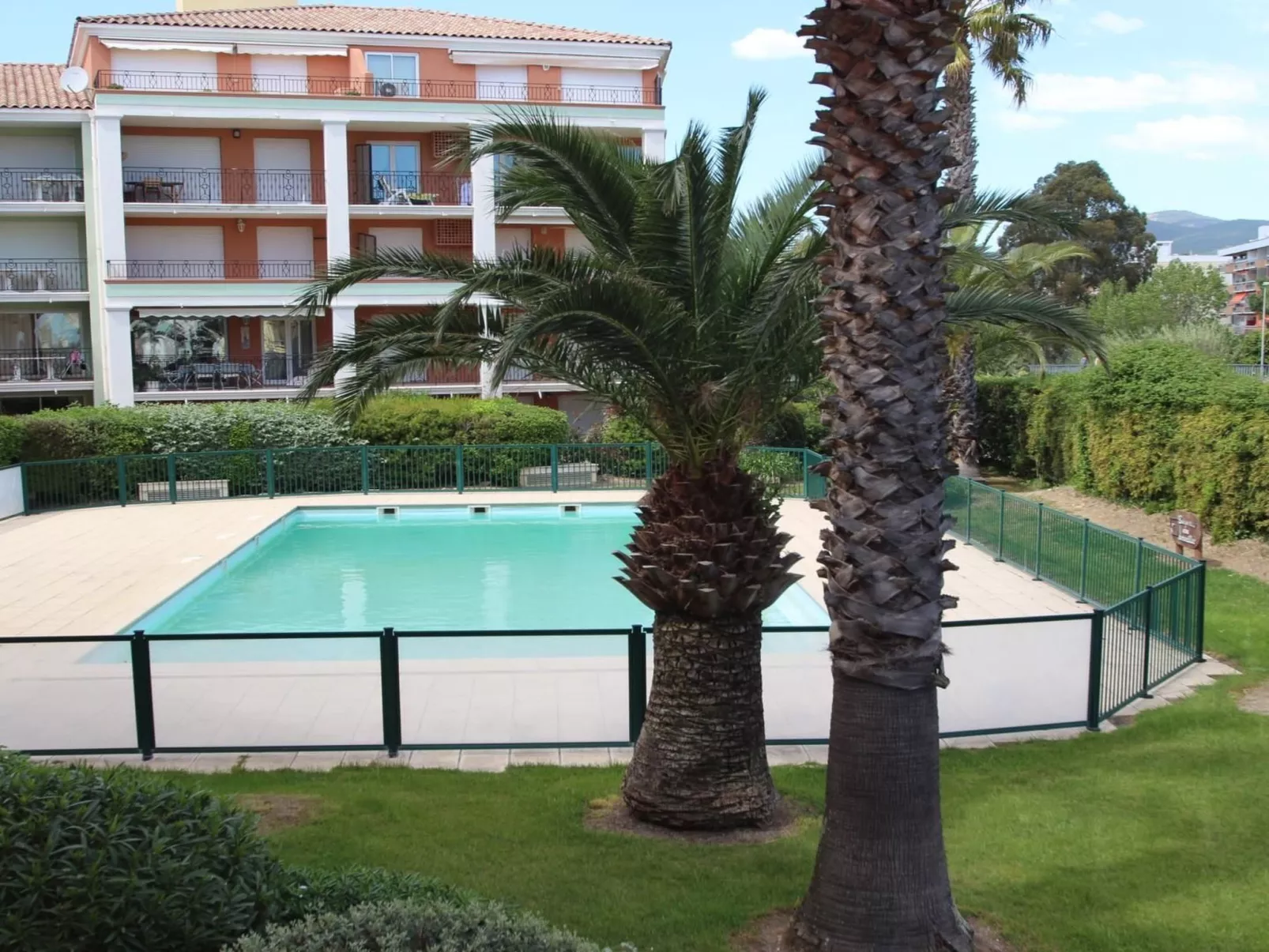 Port Marine 11B mit Pool-Outside