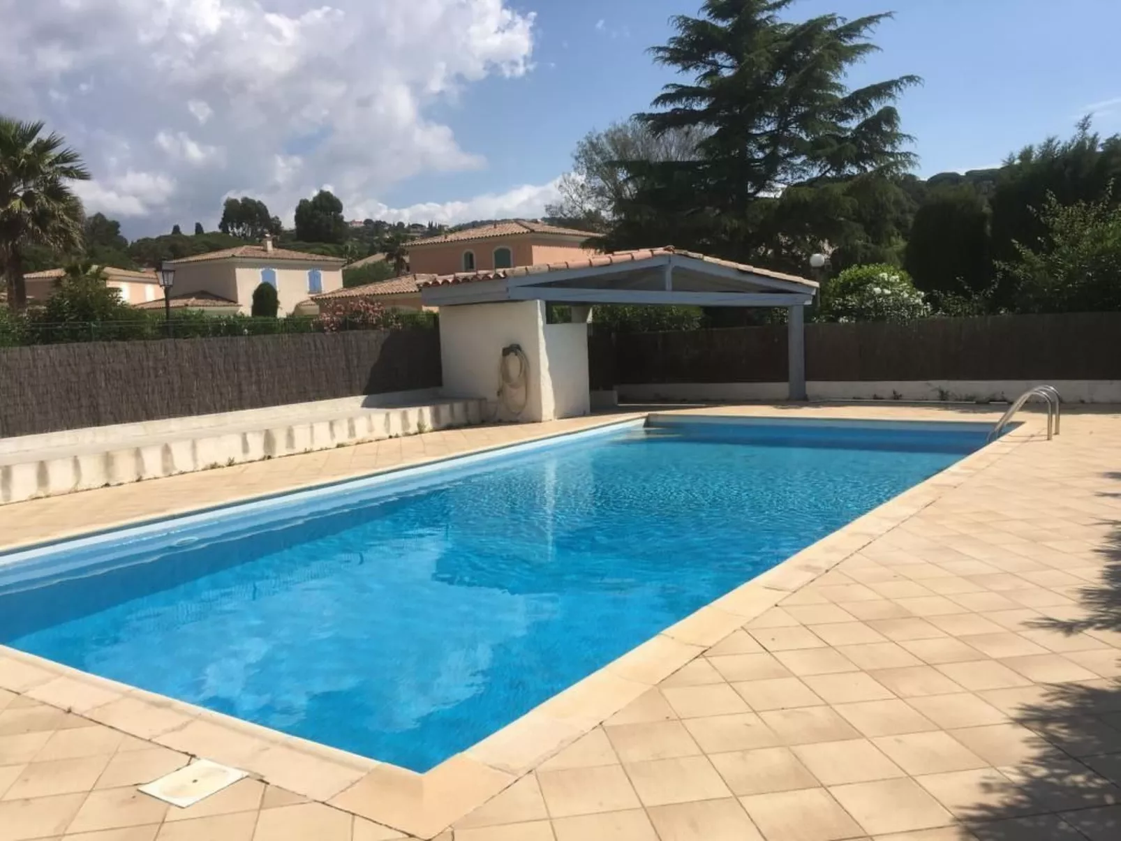 La Garonnette 10-Draußen