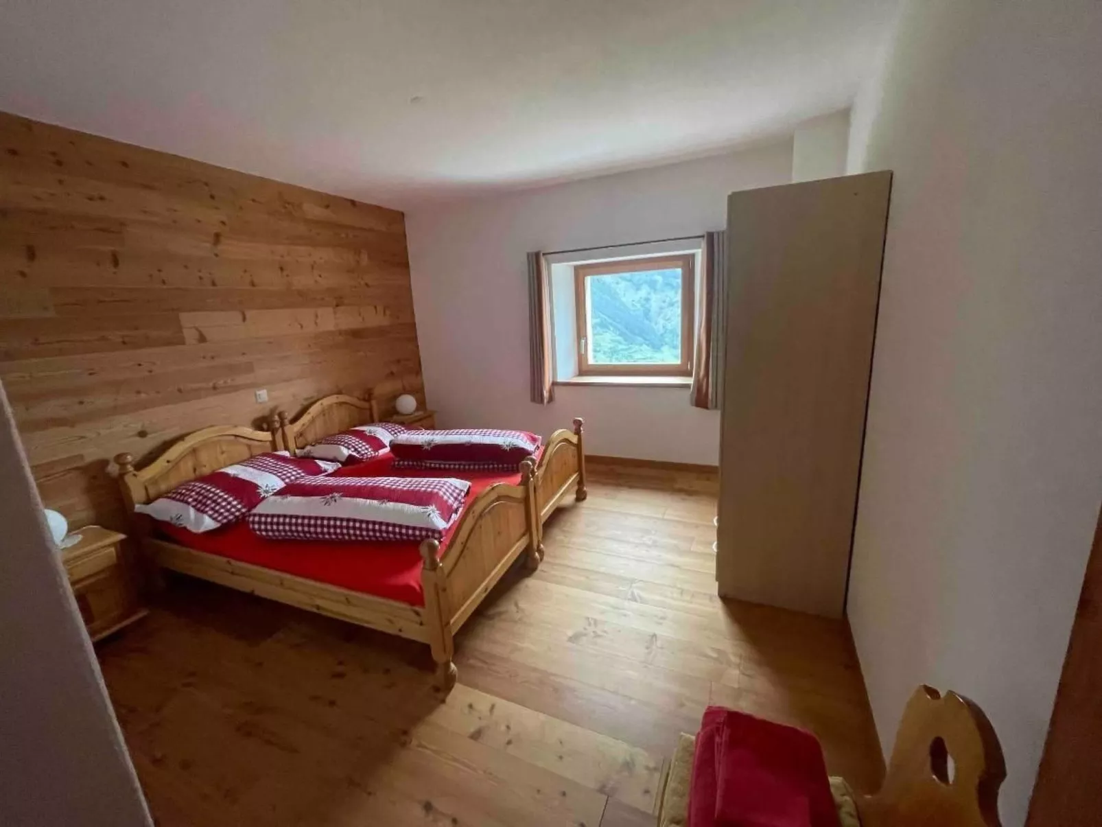 Monte Campell Dasura-Drinnen