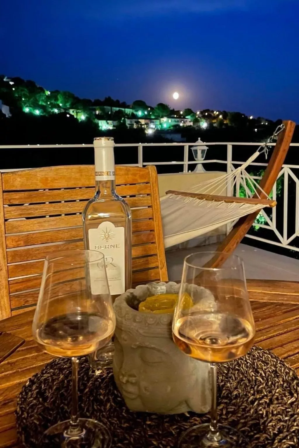 Les Palmiers-Draußen