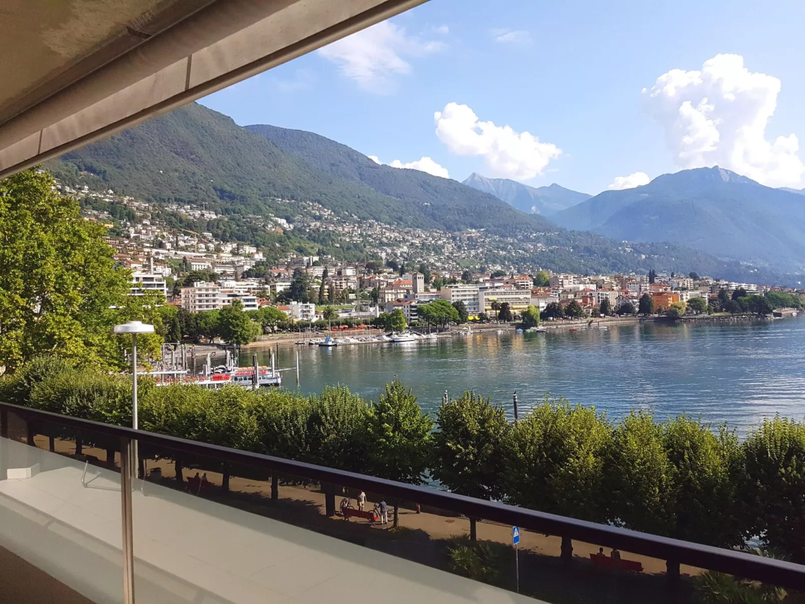 Modern Lake Suite Apt. 605-Outside