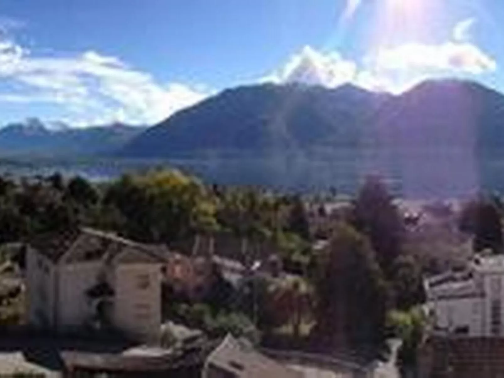 Mit Panorama-Sicht und Schwimmbad-Outside