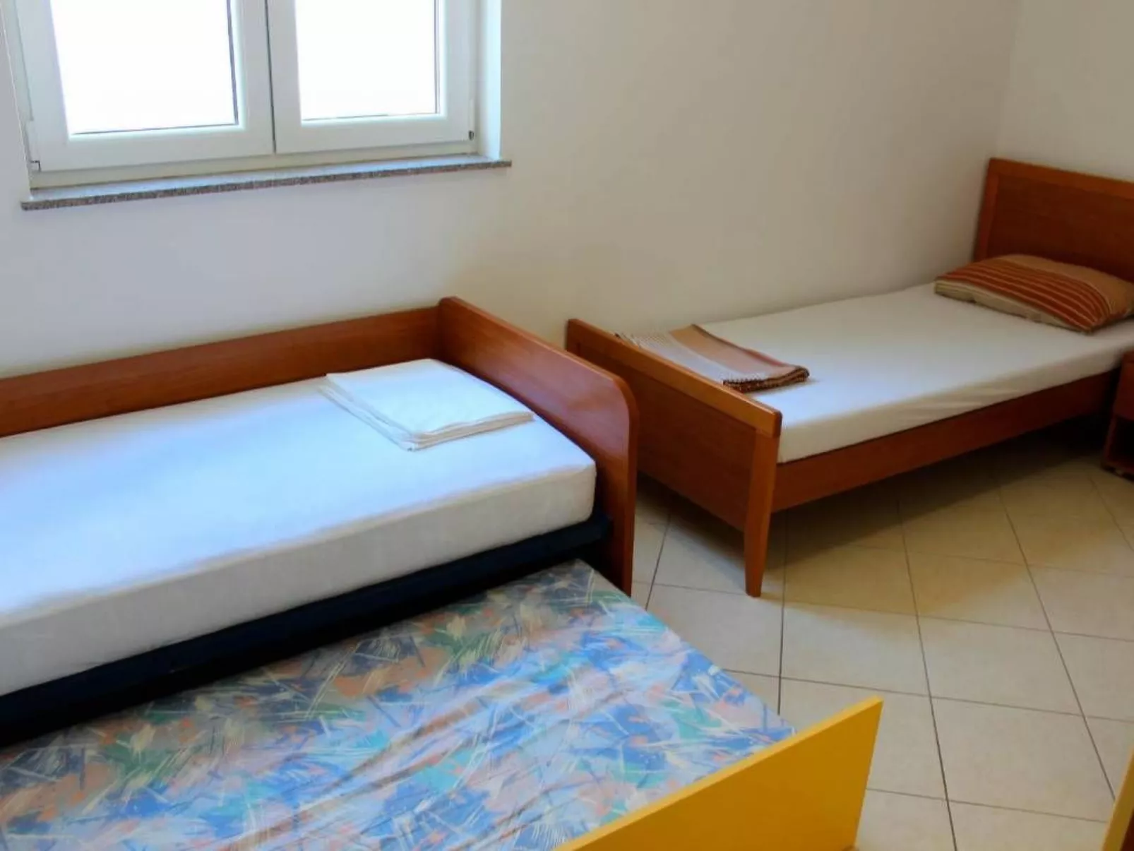 "Milan" direkt am Strand-Drinnen