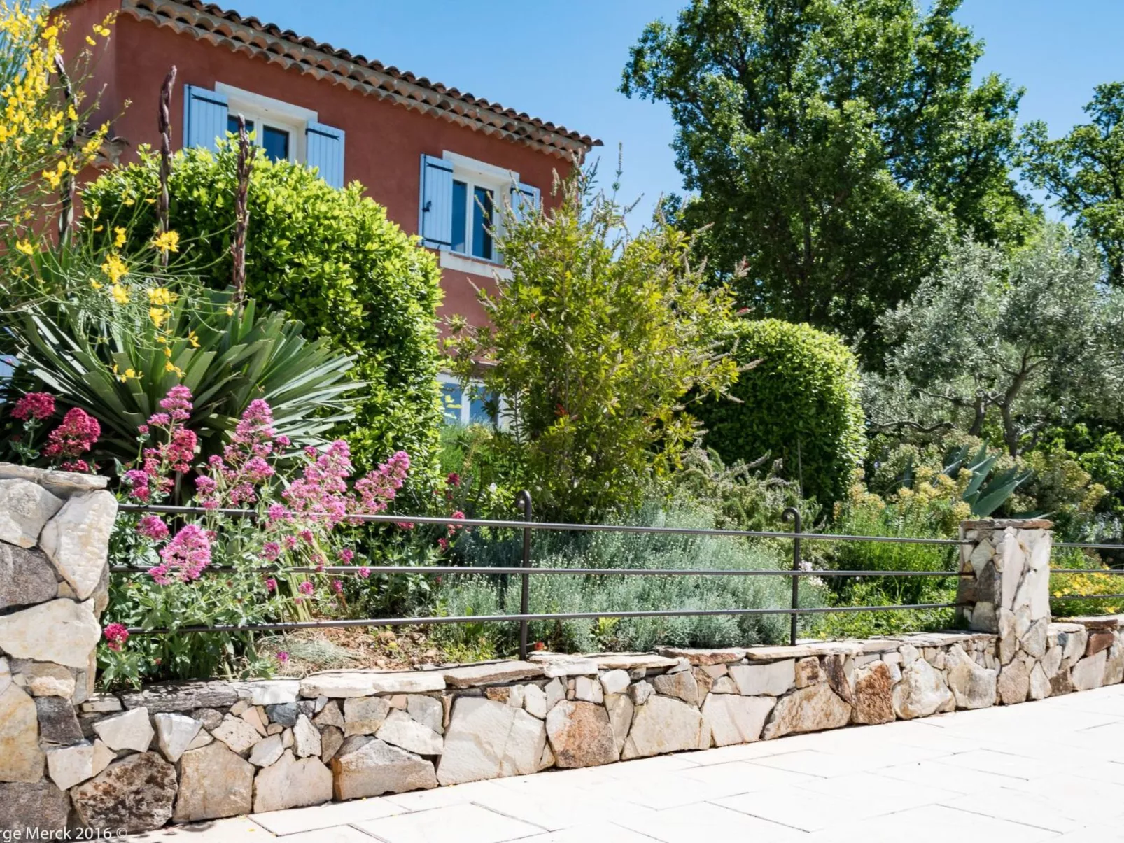 Les amandiers-Dehors