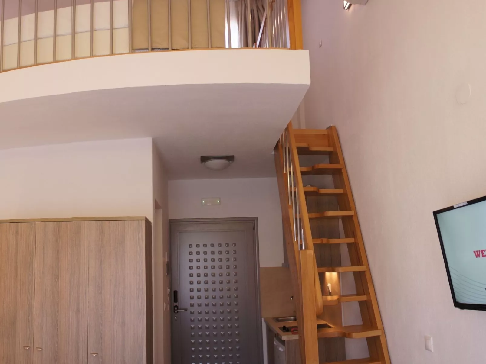 Finikas Garden Nikit-Drinnen