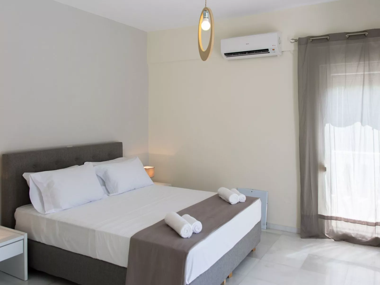 Villa mit Infinity-Pool und BBQ, Nähe zum Strand-Image-tags.info