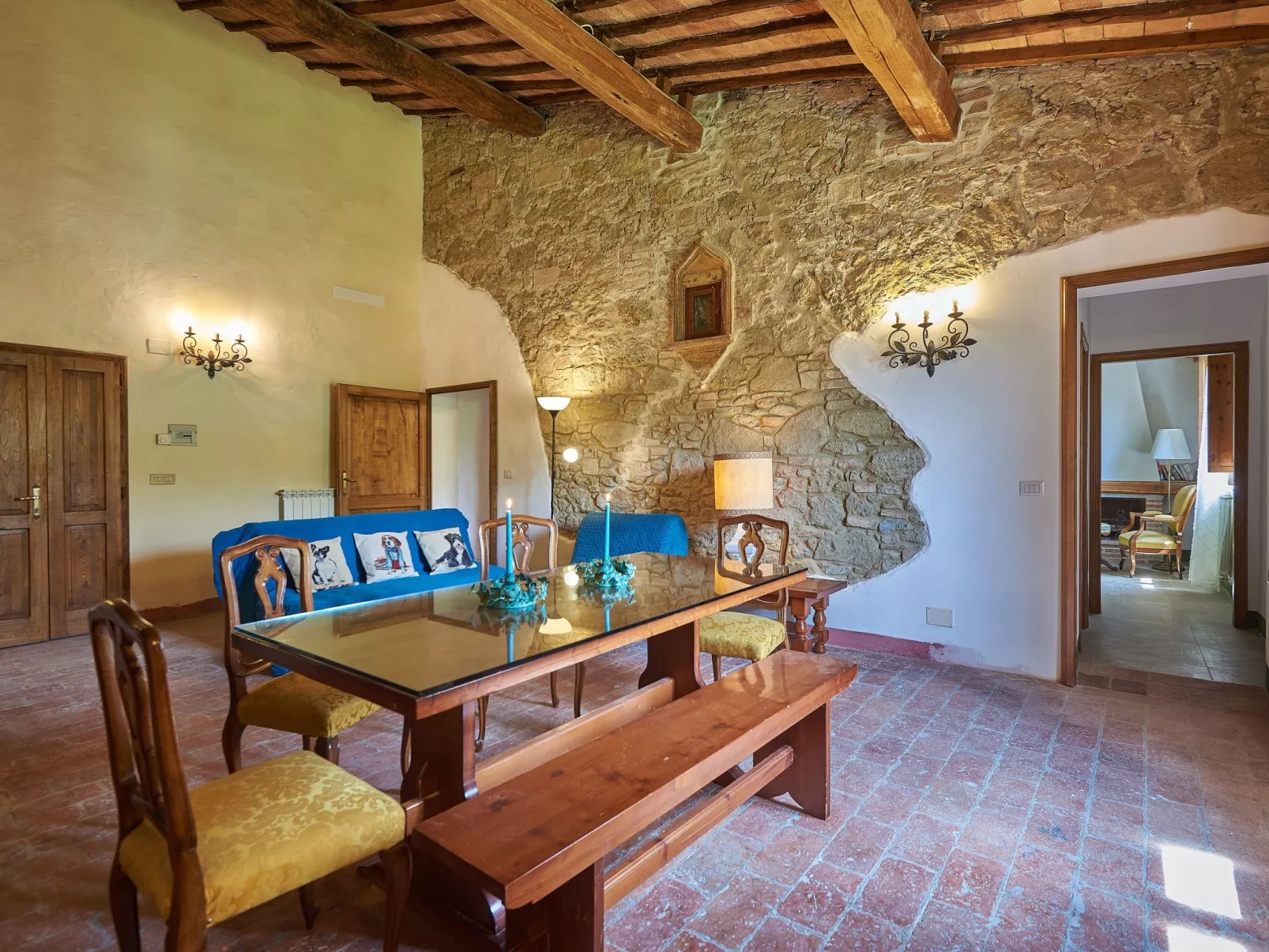 "Giglio castelltt"-Dedans