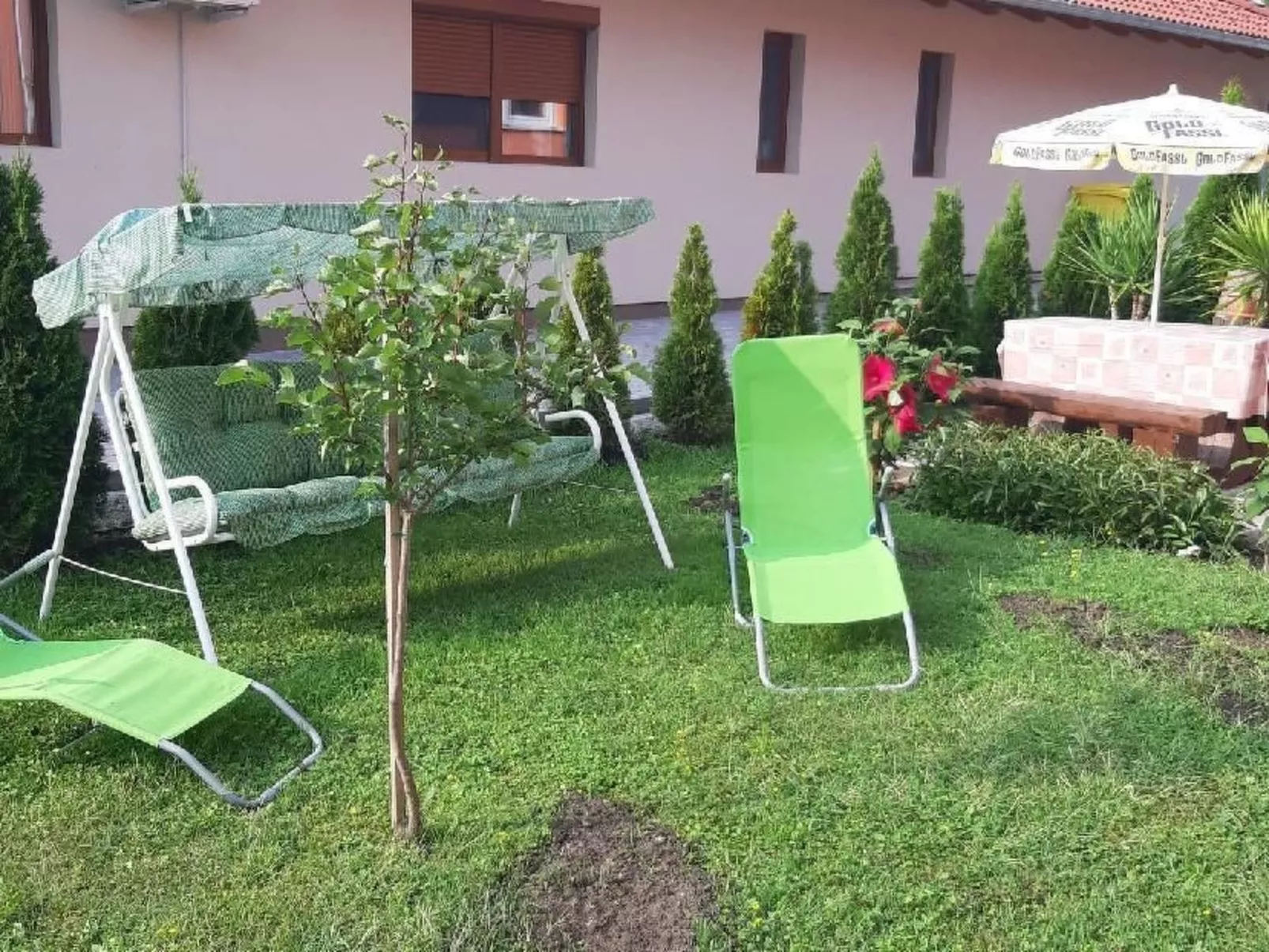 Mit Blick auf das Wasser-Outside