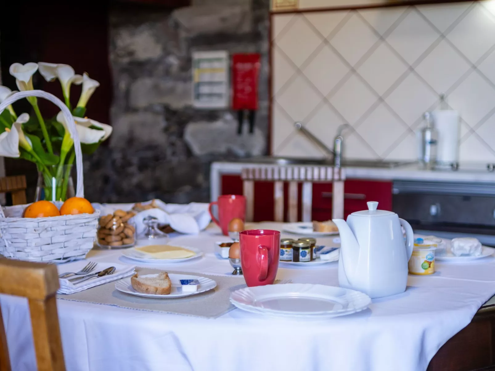 Casa da Fonte - Historisches Steinhaus auf den Azoren-Drinnen