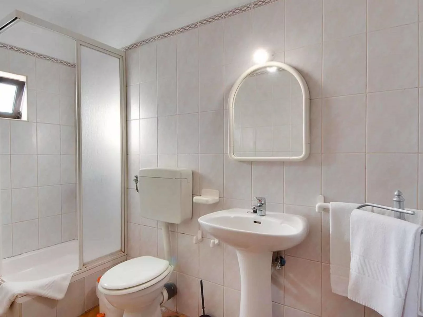 Chalet "Villa Albuar" mit eigenem Pool-Inside