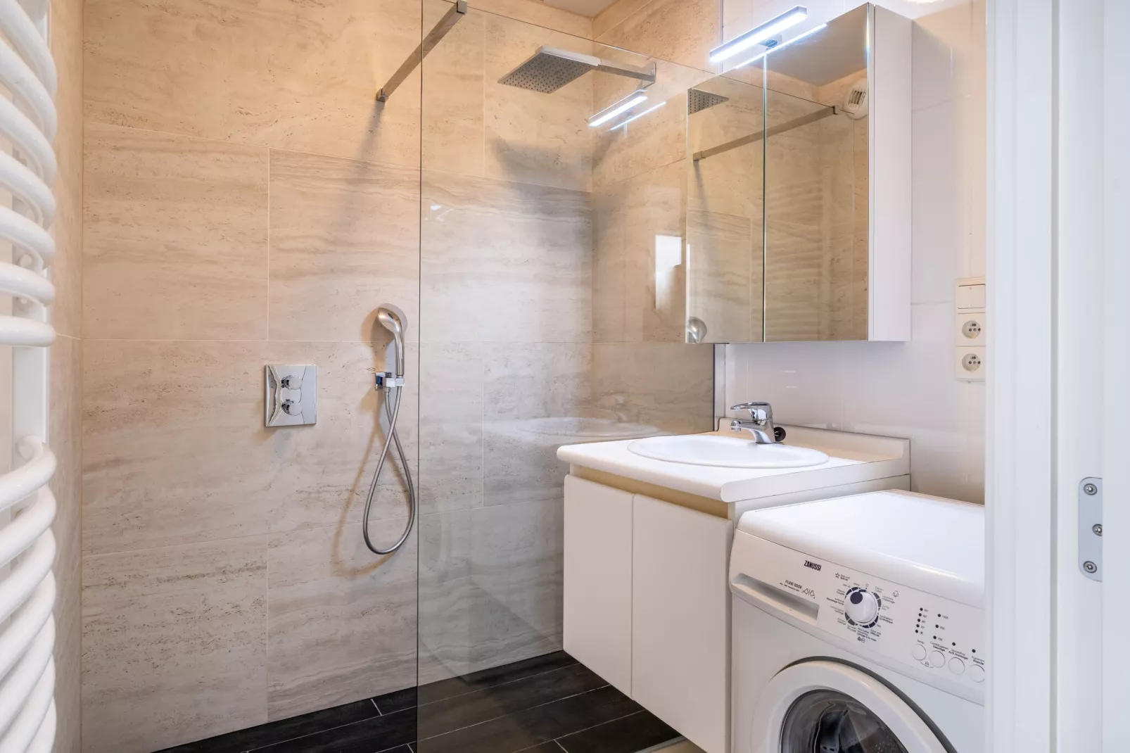 La Poudrière GV04-Bathroom
