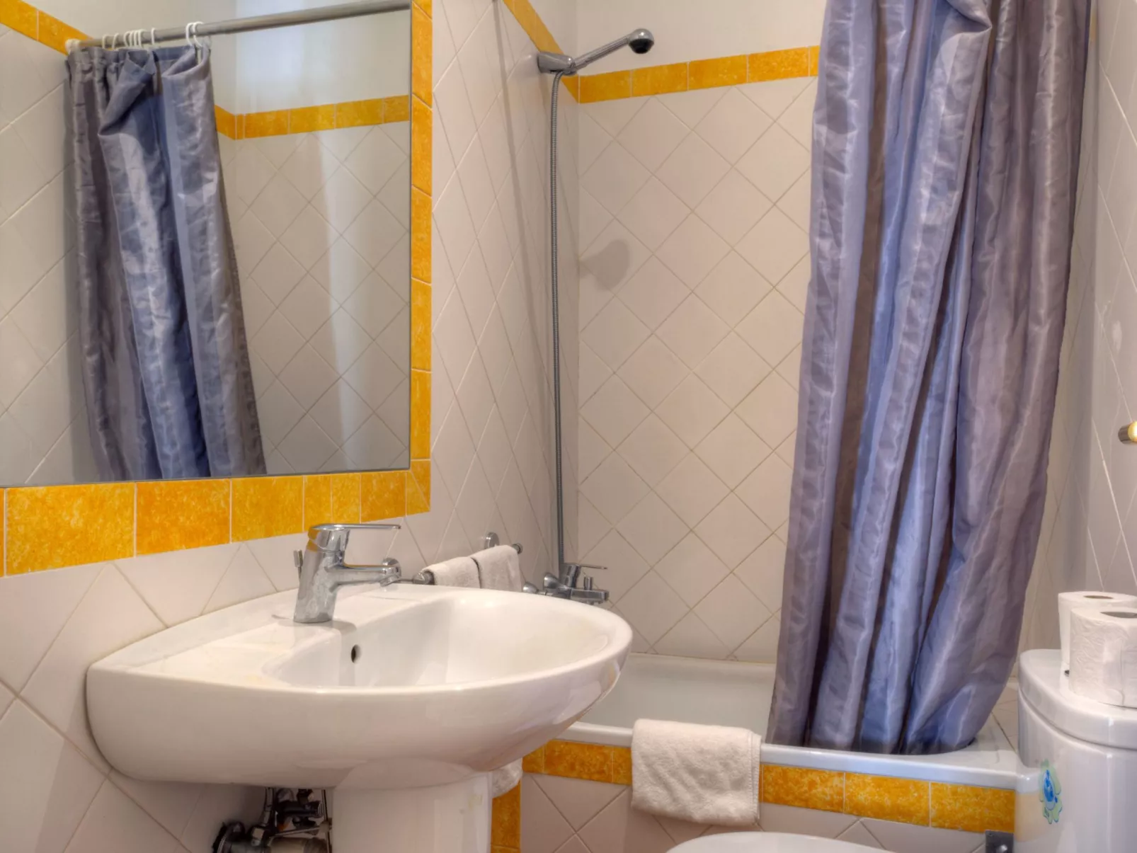 Großzügige Wohnung für 17 Personen in Lissabon-Image-tags.info