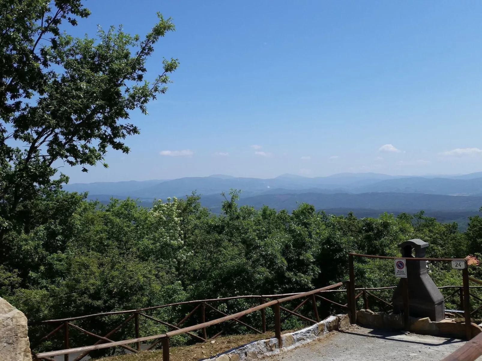 Wohnung 'Eichhörnchen' mit Schwimmbad-Draußen