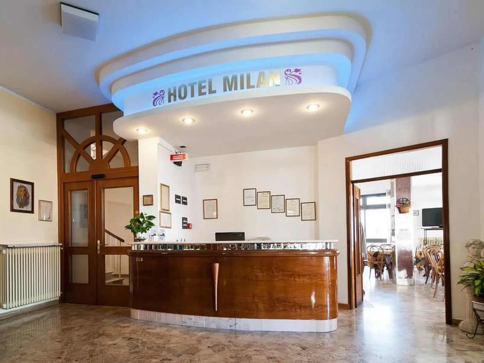 Wohnung mit Balkon-Outside