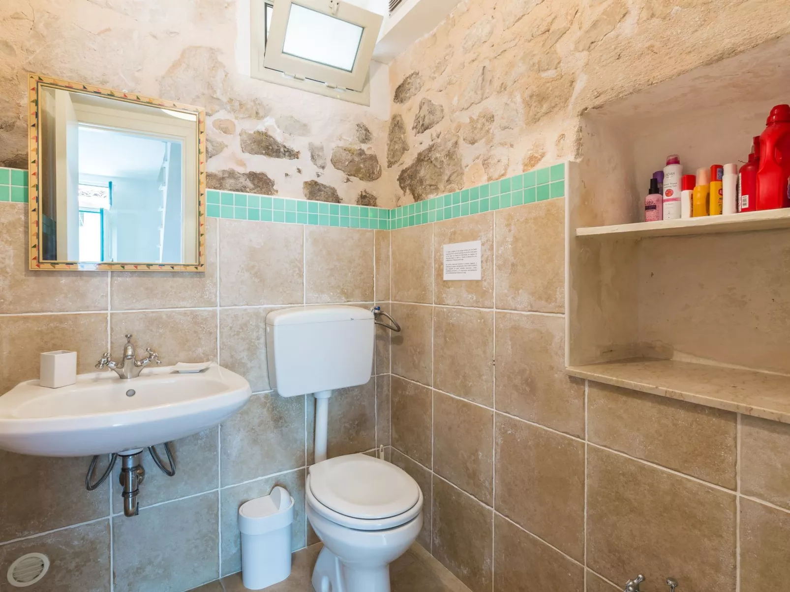 Steinhaus mit Panoramadachterrasse-Drinnen