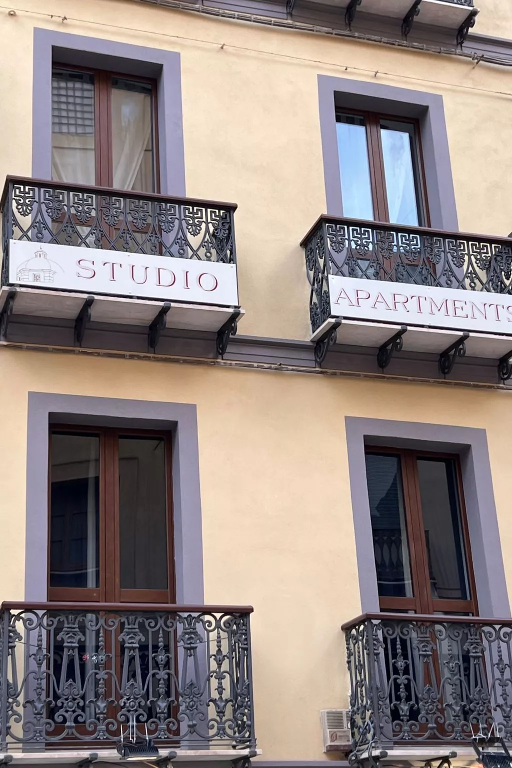 Studio Apartments Altstadt über Manno-Draußen