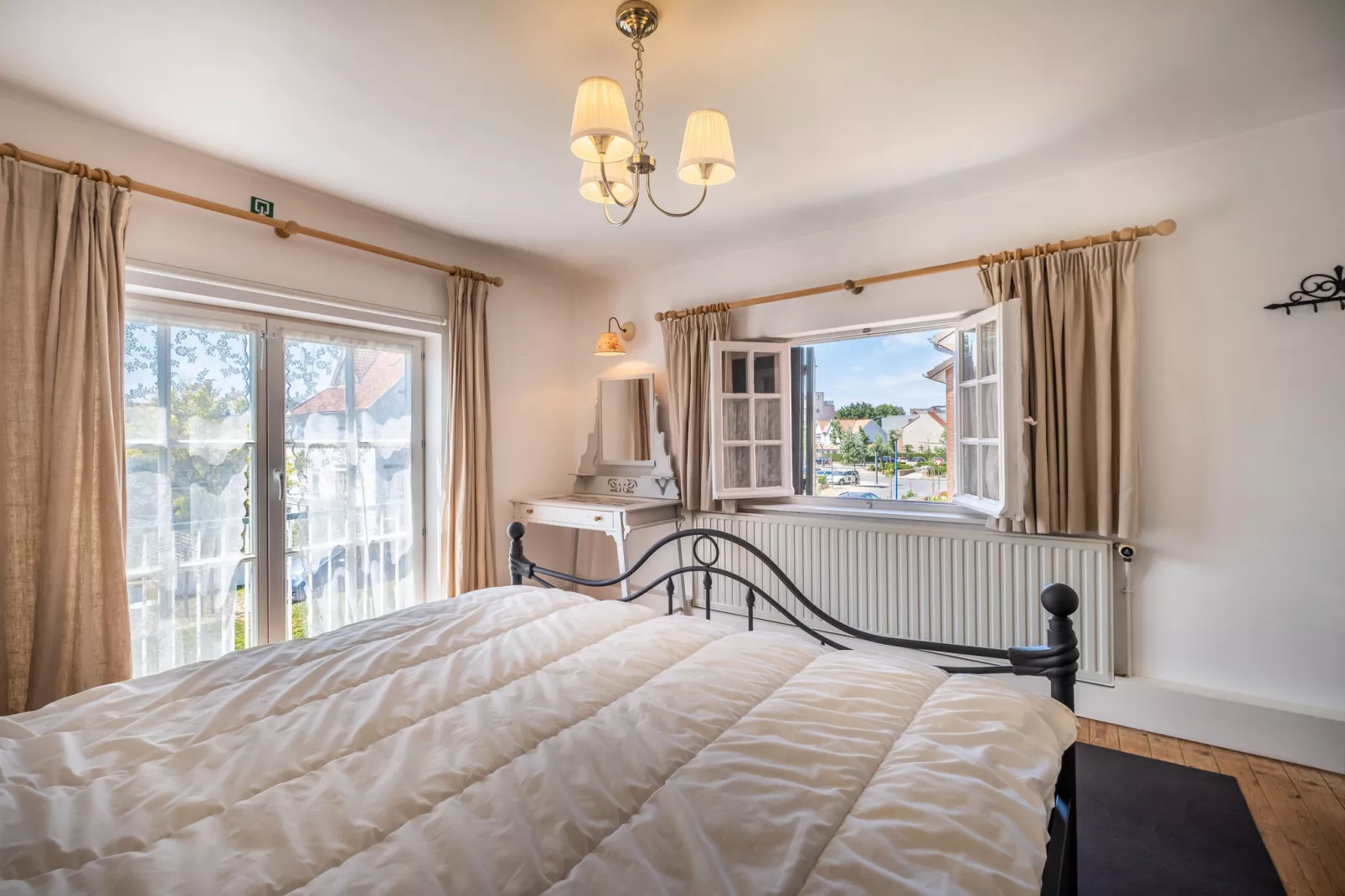 George albert-Bedroom