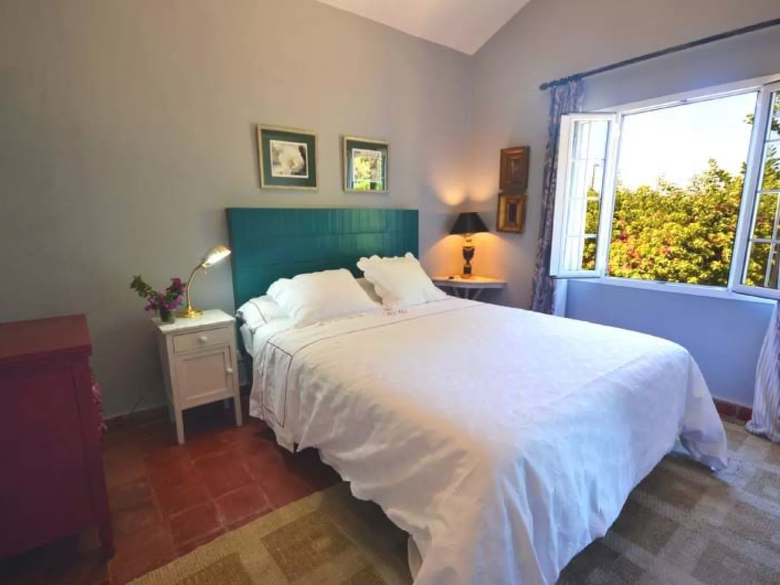 MADROÑAL. M08GC-Inside