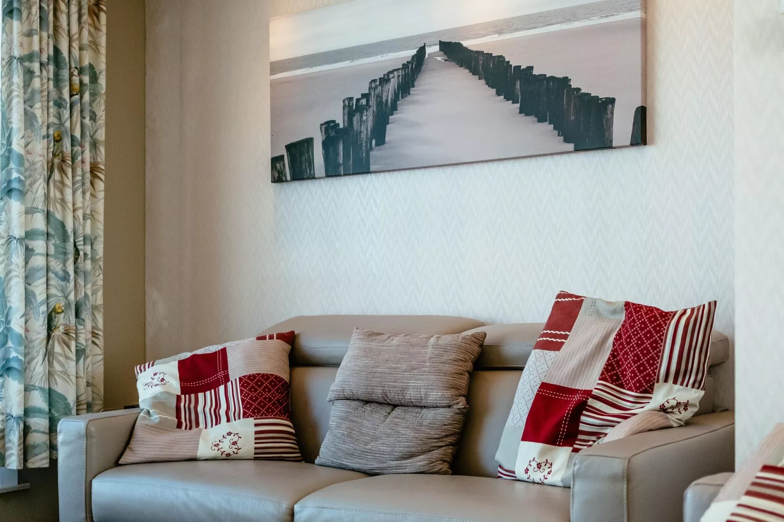 Magellan 701-Living room