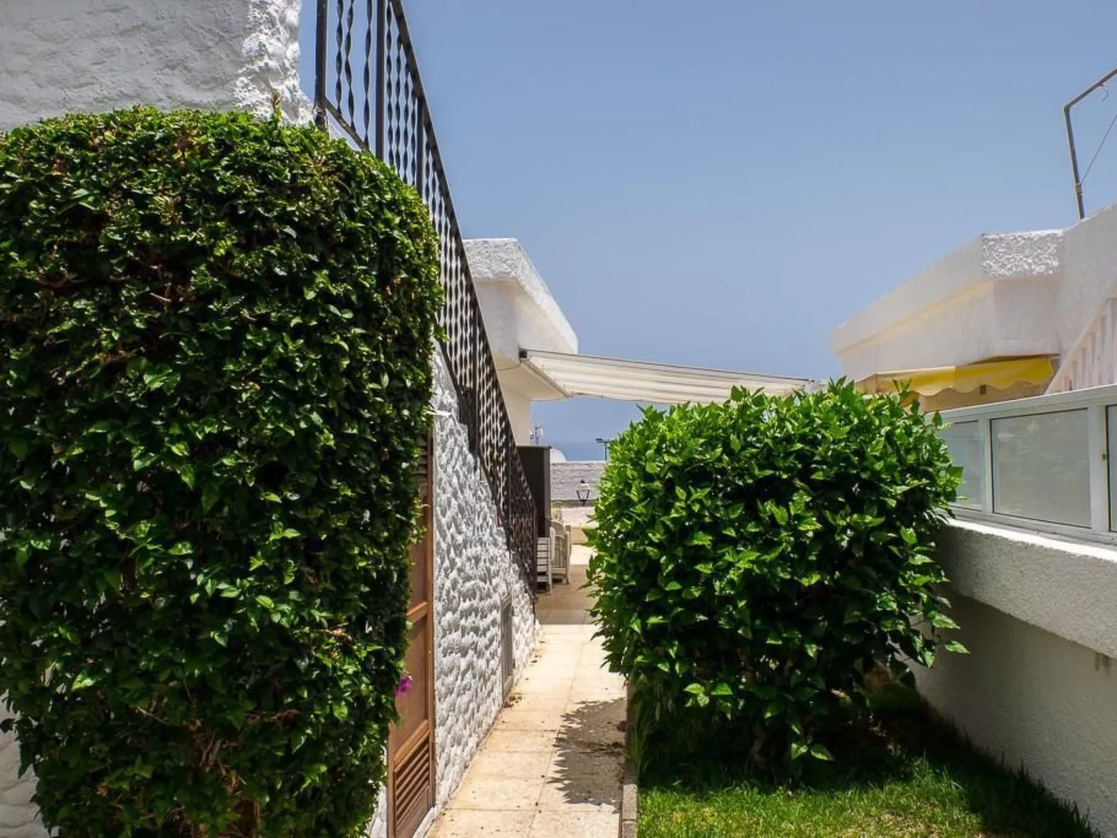 Strandnahes Haus mit Terrasse zum Sonnenuntergang - Outside