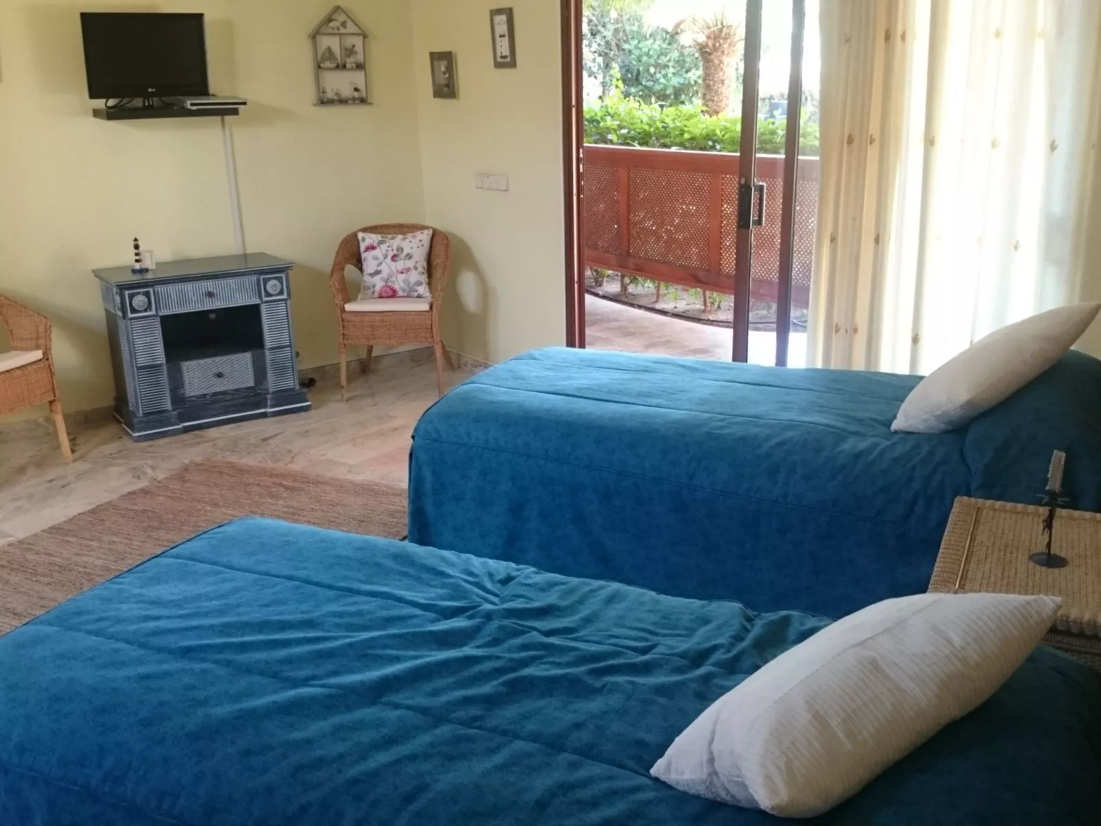 Villa mit Garten, Pool , Grill und Terrasse-Dedans