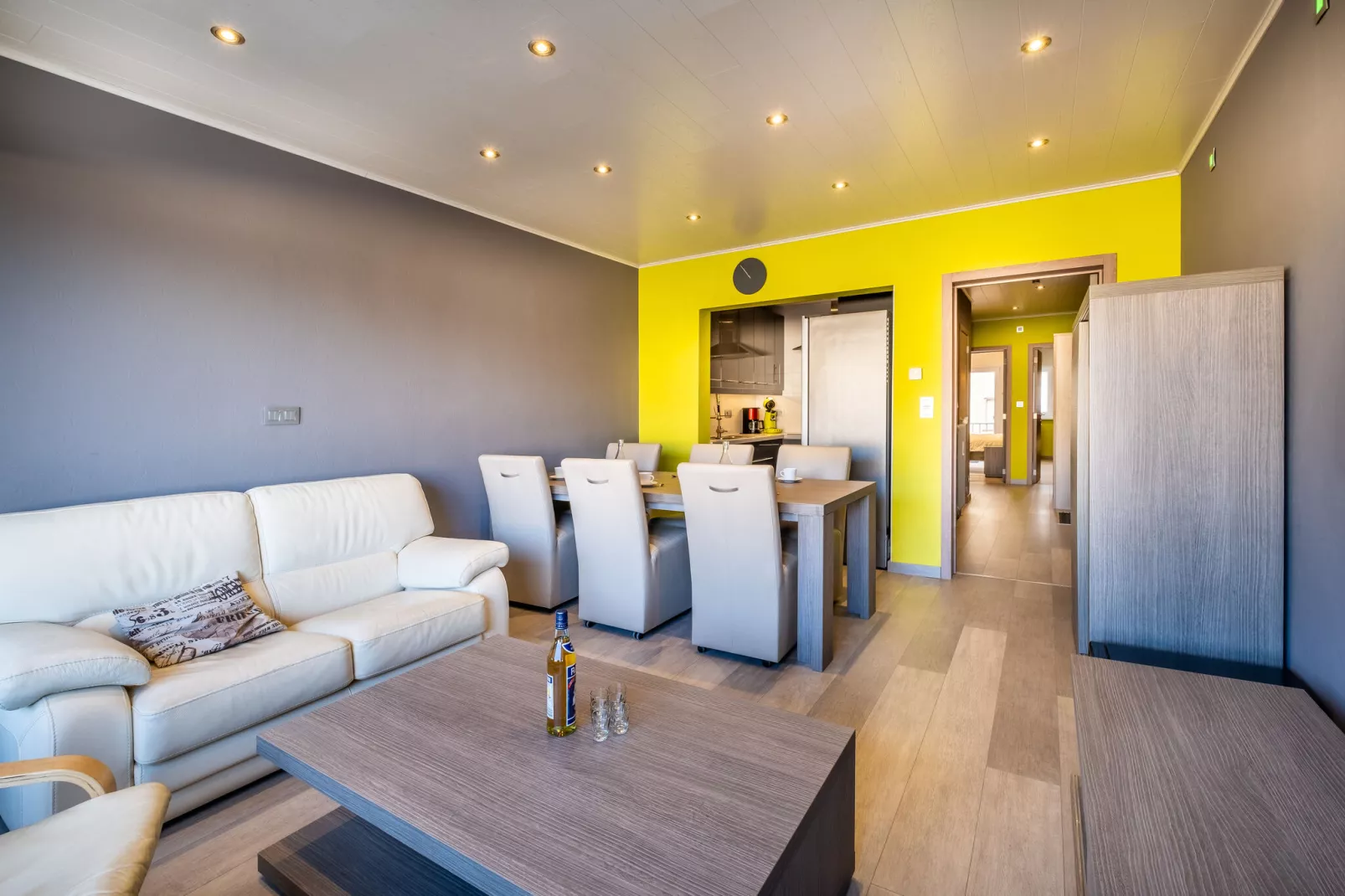 Magellan GV01-Living room