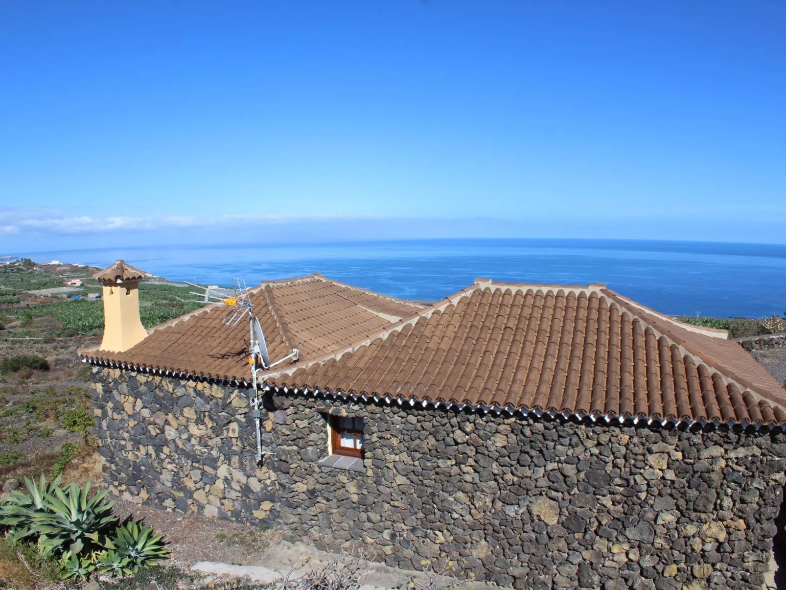 In Monte Breñas mit Grill, Terrasse und Garten-Outside