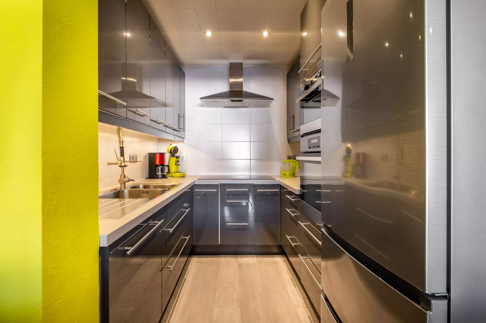 Magellan GV01-Kitchen